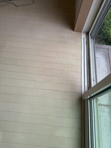 リペア後、色ムラが消えて明るく蘇ったフローリング