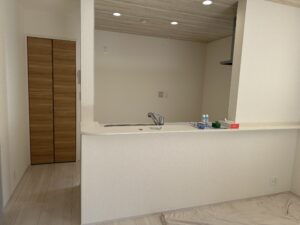 リビング全体 アクセントクロス施工前のようす