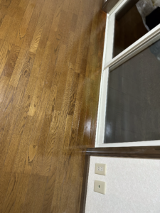 掃き出し窓付近の床 色抜け復元後の状態