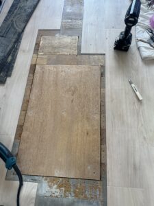 合板で下地補修した状態