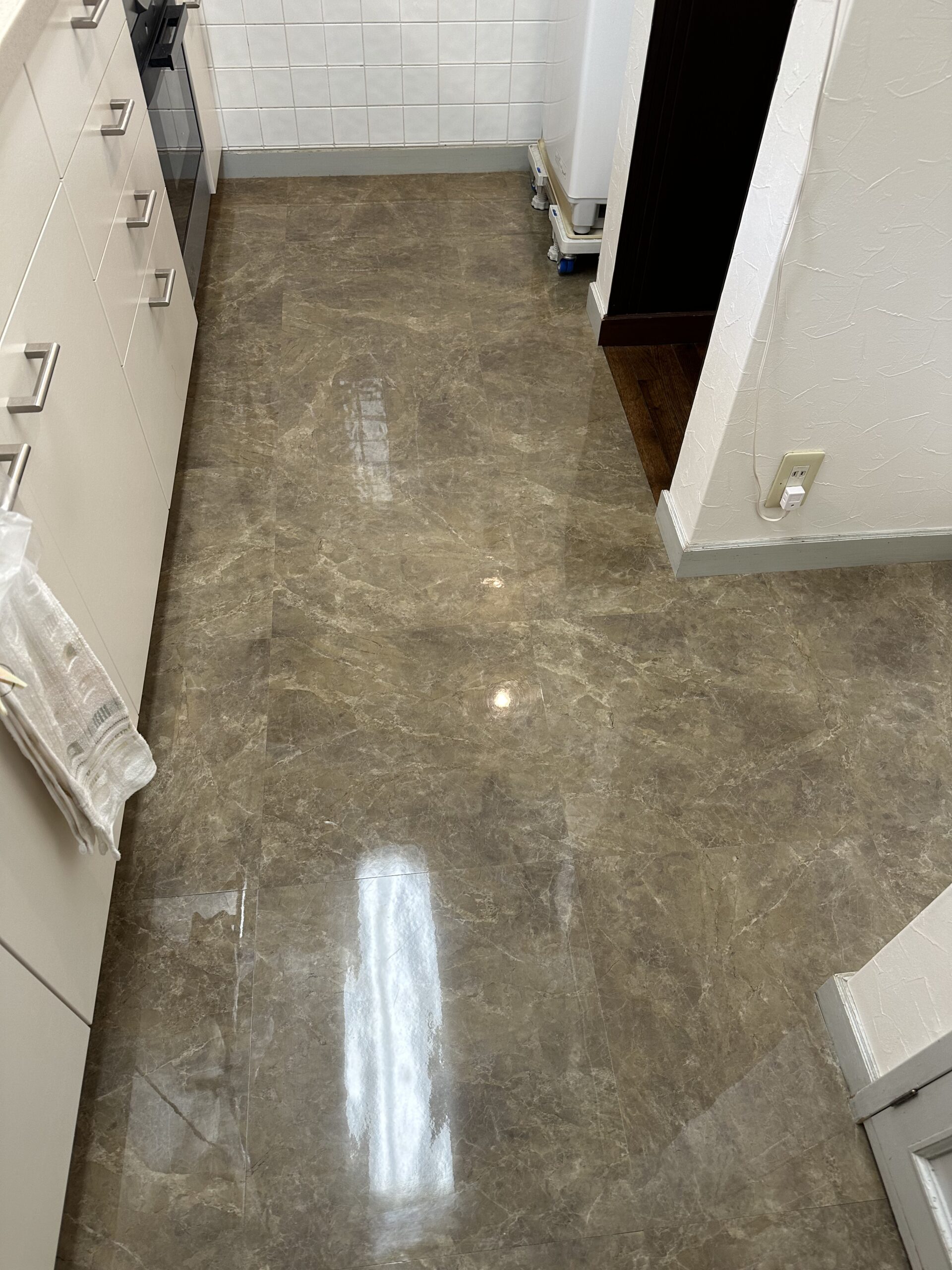 施工後のフロアータイル1