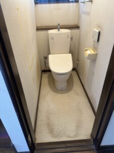 トイレリフォーム前の既存トイレ内観