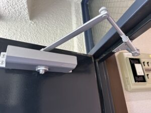 ドアクローザー交換