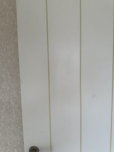 穴を補修した洋室ドア
